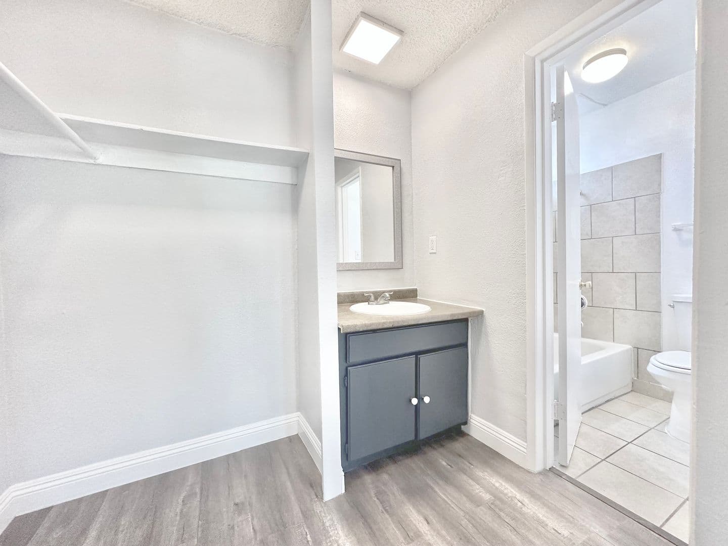 Anaheim Apartment: 2630 West Lincoln Ave