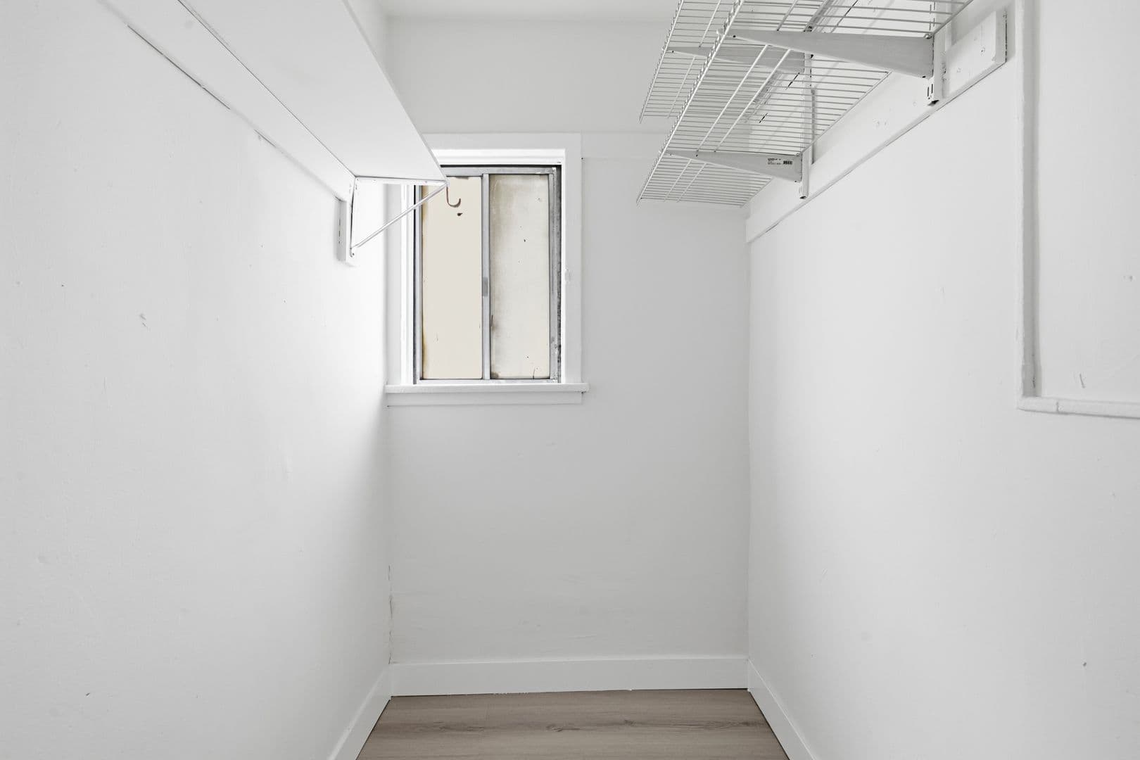Los Angeles Apartment: 1426 S Bonnie Brae Street
