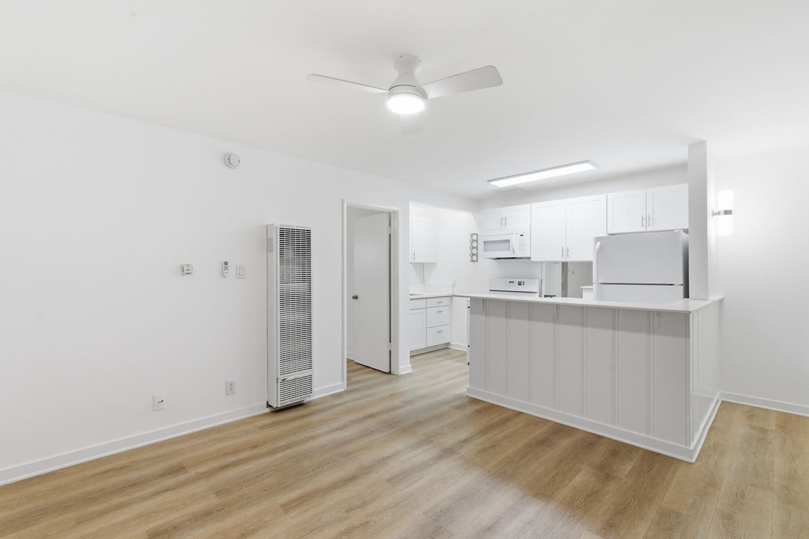 Los Angeles Apartment: 1453 S Westgate Ave