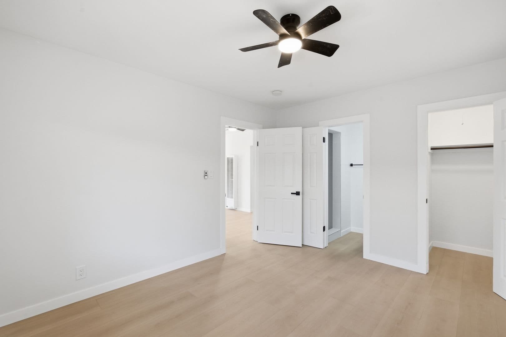 Sherman Oaks Apartment: 14620-14626 Magnolia Blvd