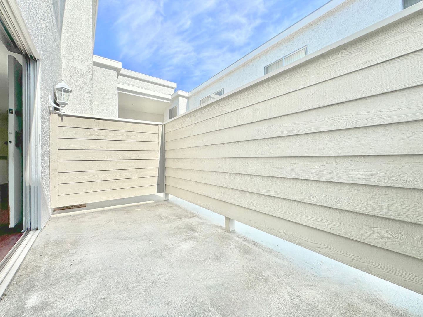 Sherman Oaks Apartment: 14455 Dickens St