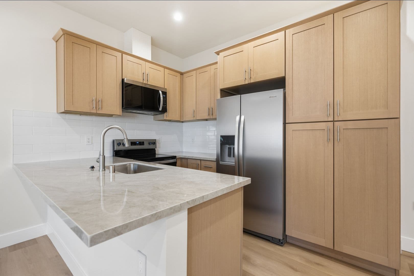 Sherman Oaks Apartment: 14007 Moorpark Street