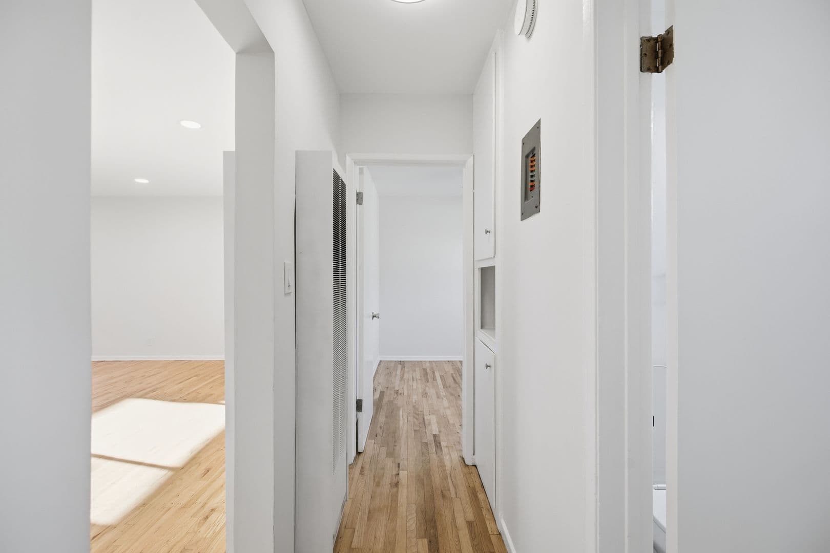 Sherman Oaks Apartment: 14620-14626 Magnolia Blvd