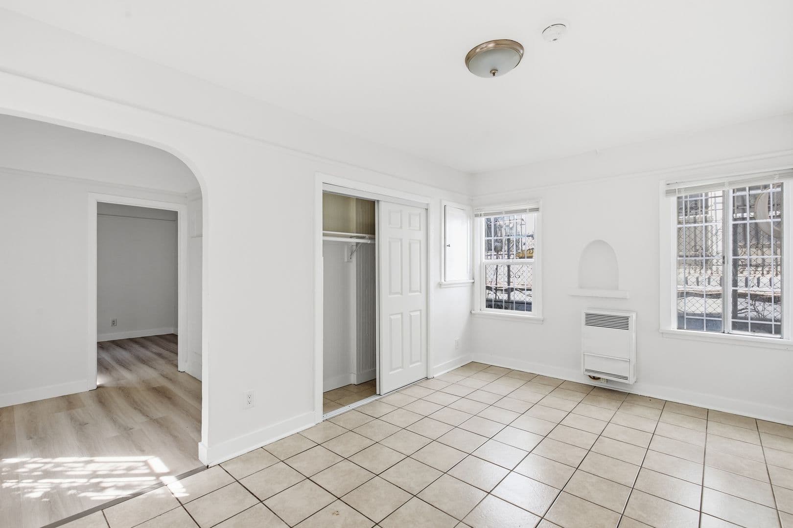 Los Angeles Apartment: 1426 S Bonnie Brae Street