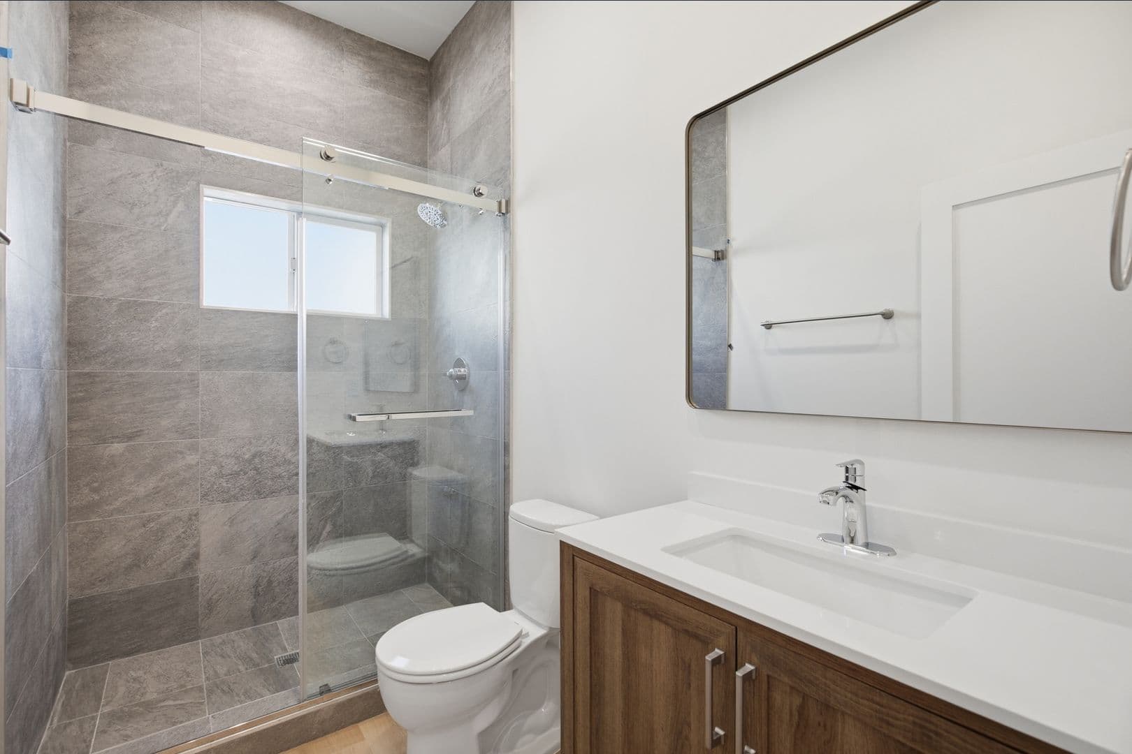 Sherman Oaks Apartment: 14007 Moorpark Street