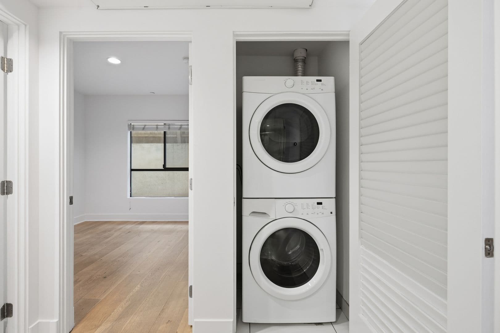 Los Angeles Apartment: 843 N Fuller Avenue