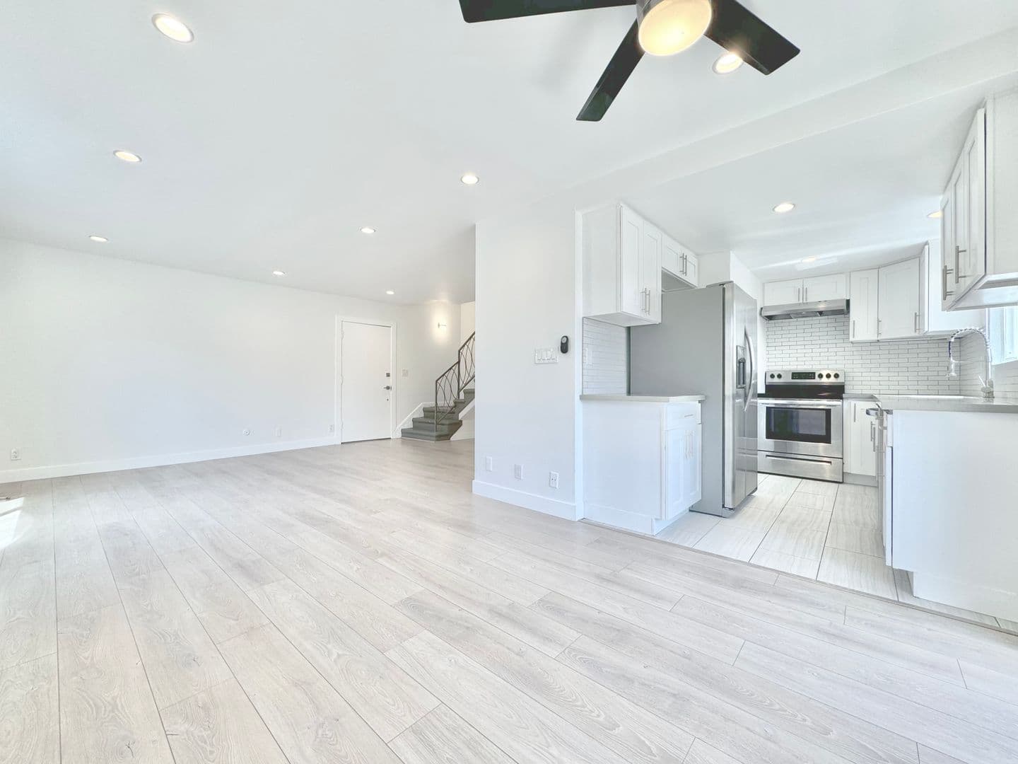 Los Angeles Apartment: 8616 Whitworth Drive