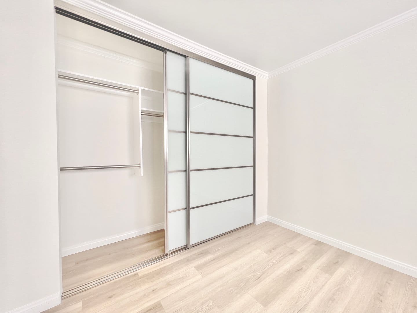 Santa Monica Apartment: 1142-1148 9th St