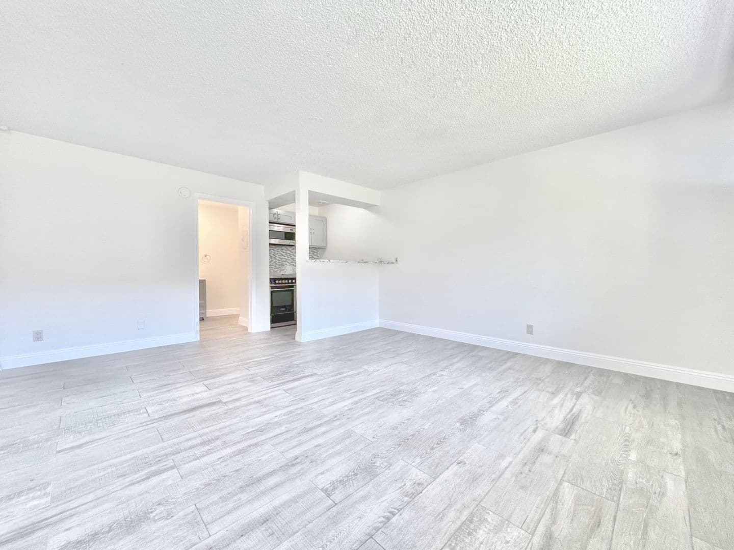 Anaheim Apartment: 3360 West Lincoln Avenue