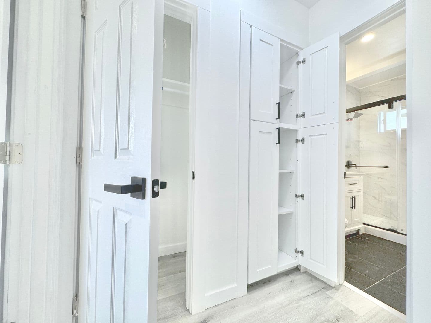 Long Beach Apartment: 1600 Chestnut Ave