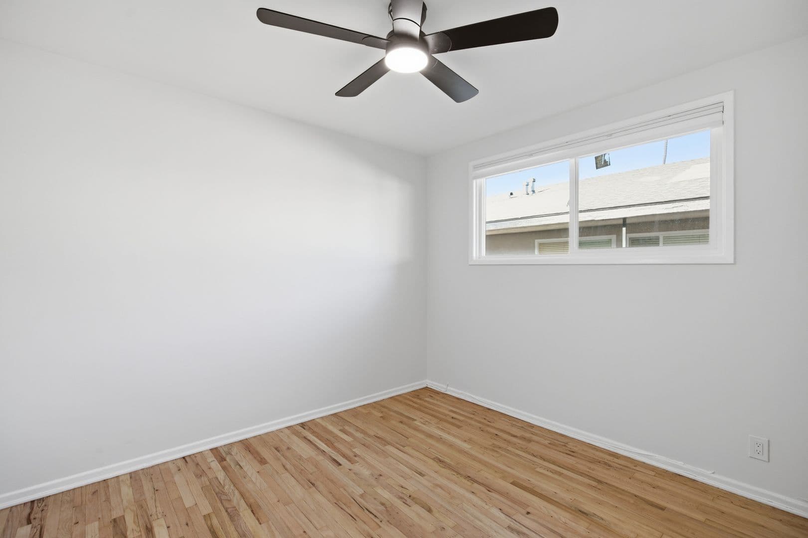 Sherman Oaks Apartment: 14620-14626 Magnolia Blvd