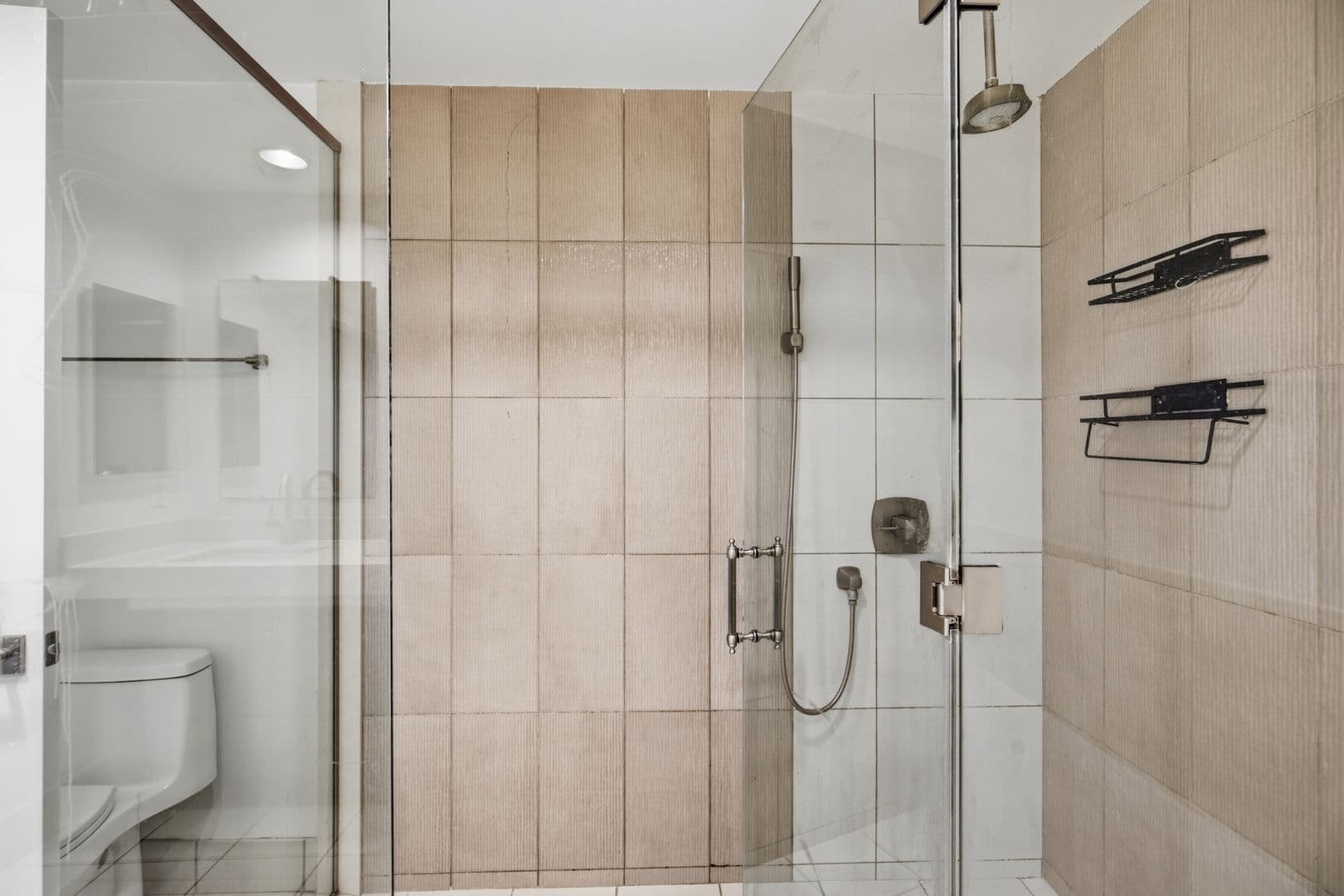Los Angeles Apartment: 843 N Fuller Avenue