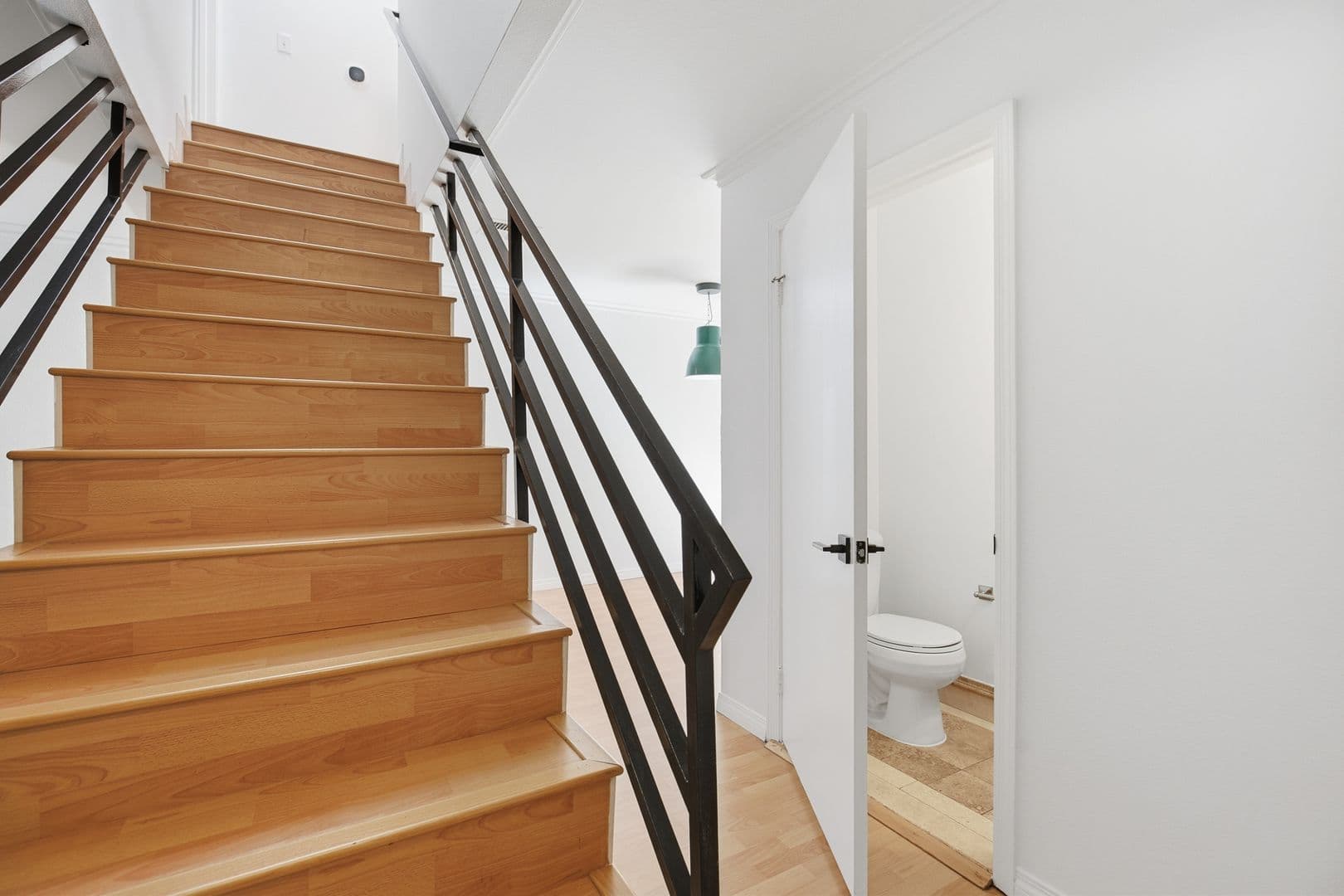 Sherman Oaks House: 4854 Coldwater Canyon Avenue #103