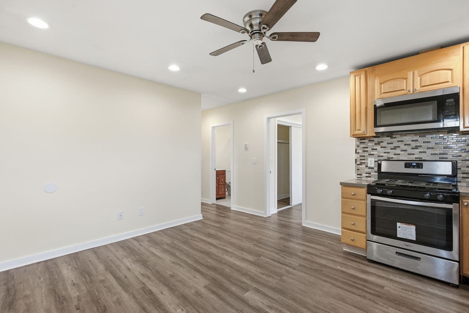 Los Angeles Apartment: 8910 S Avalon Blvd
