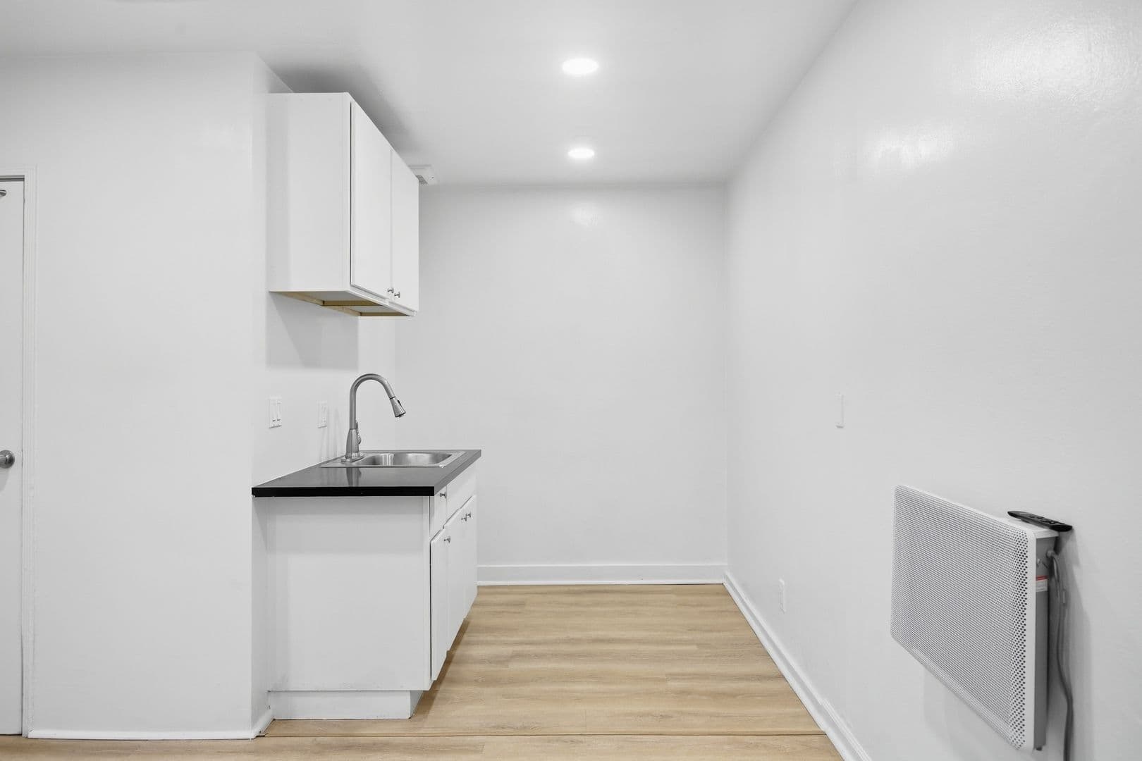 Los Angeles Apartment: 10635 S Vermont Ave