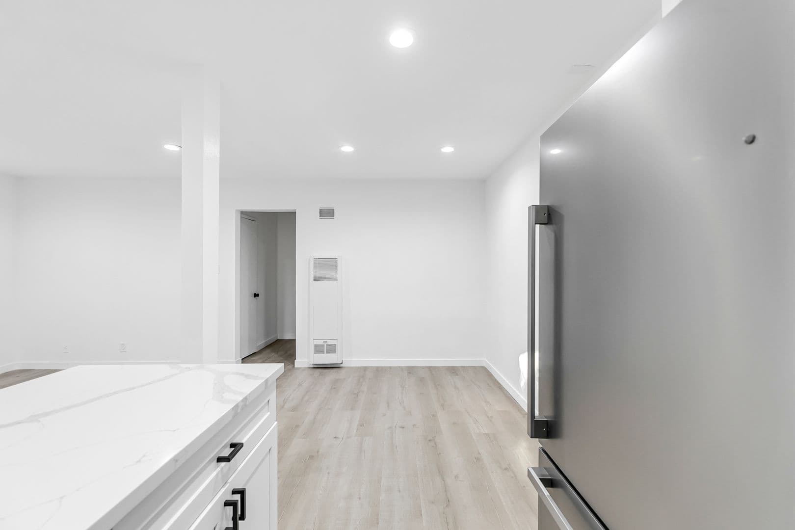 Los Angeles Apartment: 1138 Cardiff Avenue