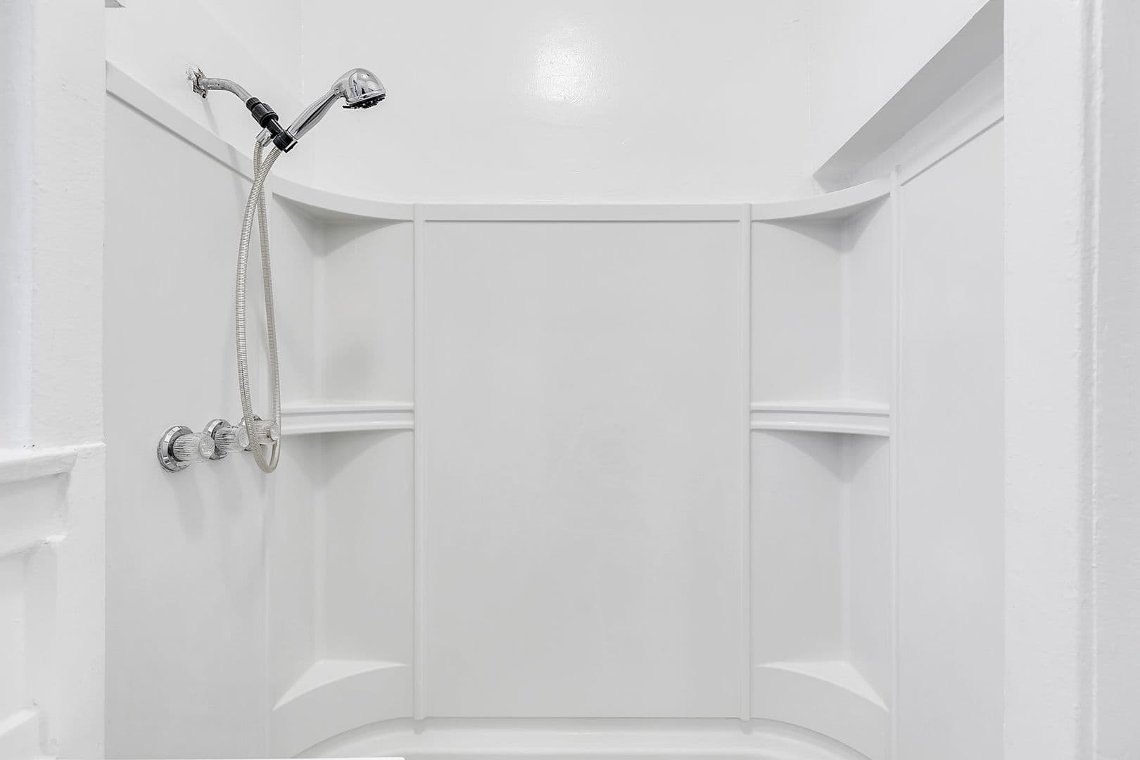 Los Angeles Apartment: 1524 E. 52nd Street