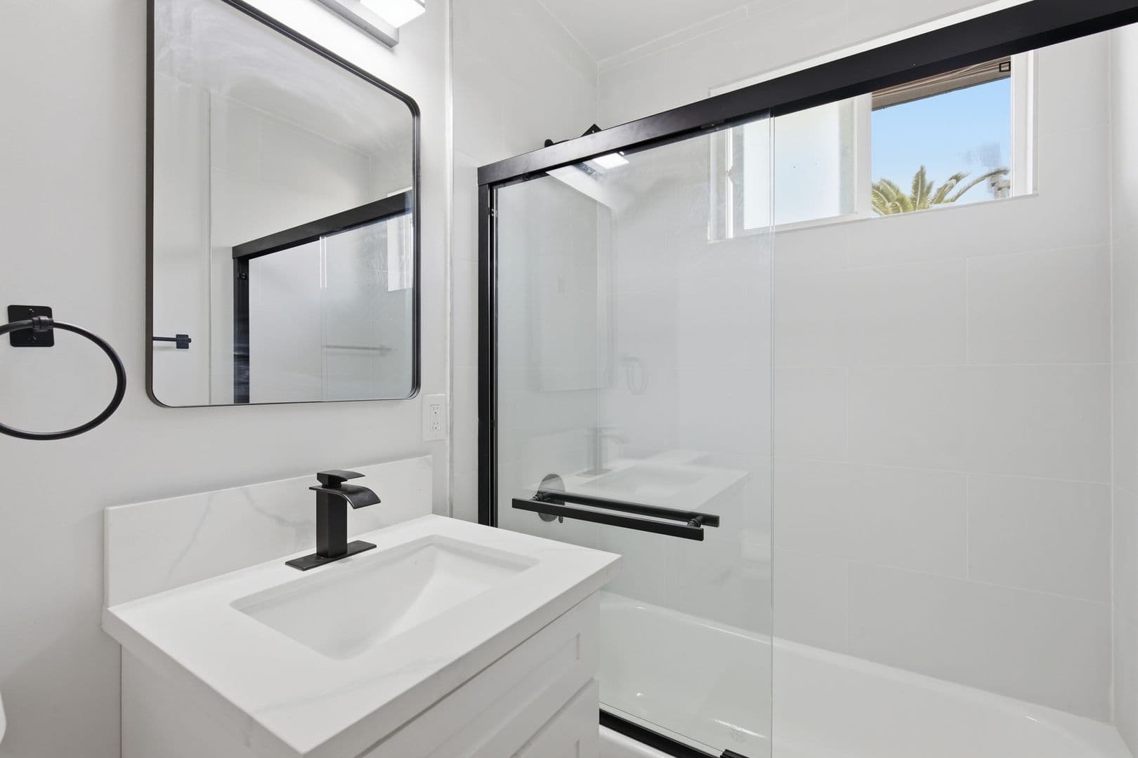 Sherman Oaks Apartment: 14620-14626 Magnolia Blvd