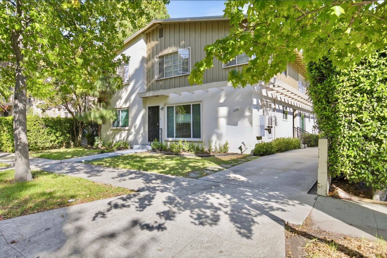 Los Angeles Apartment: 1138 Cardiff Avenue