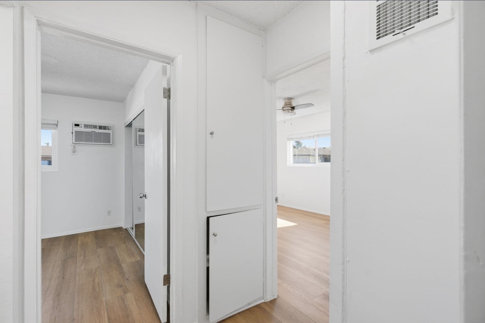 Reseda Apartment: 6632 Darby Ave