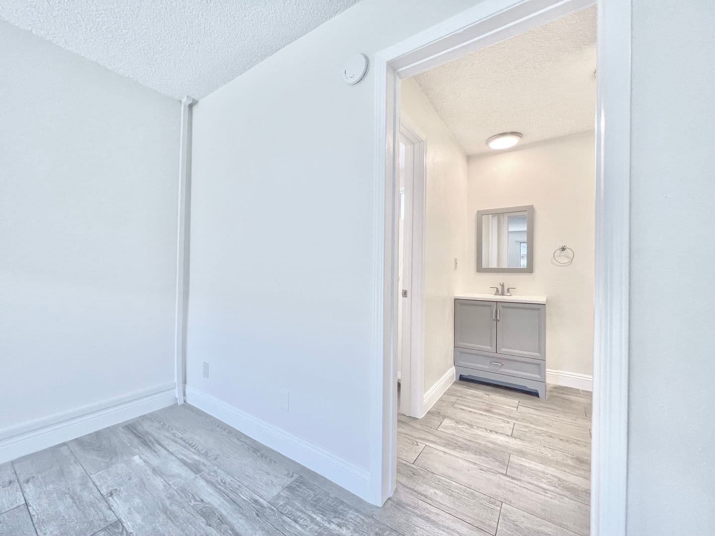 Anaheim Apartment: 3360 West Lincoln Avenue