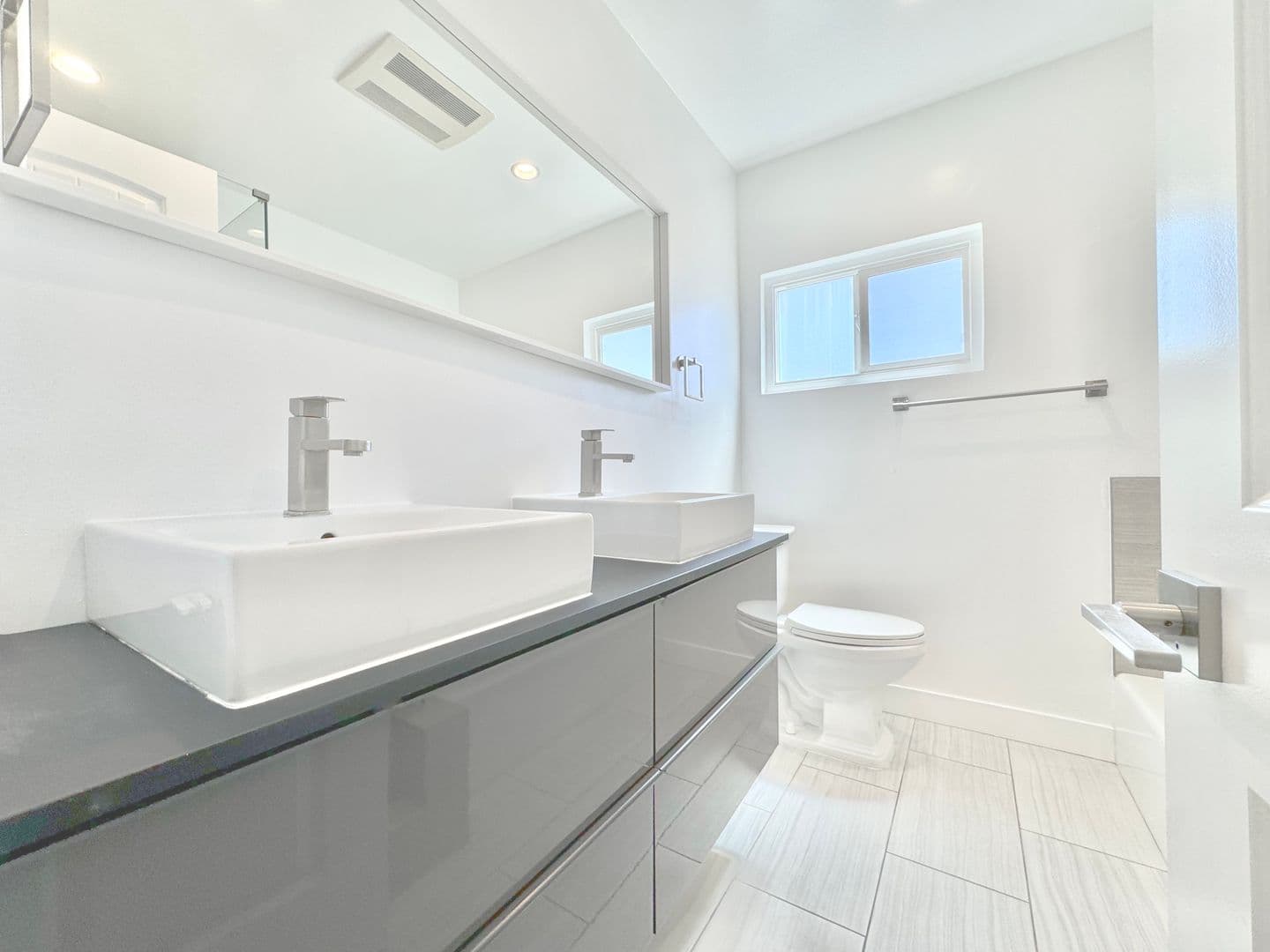 Los Angeles Apartment: 8616 Whitworth Drive