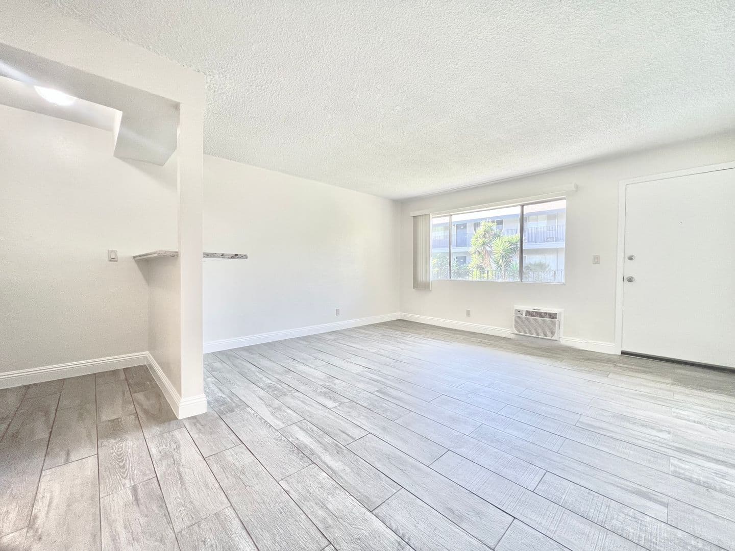 Anaheim Apartment: 3360 West Lincoln Avenue
