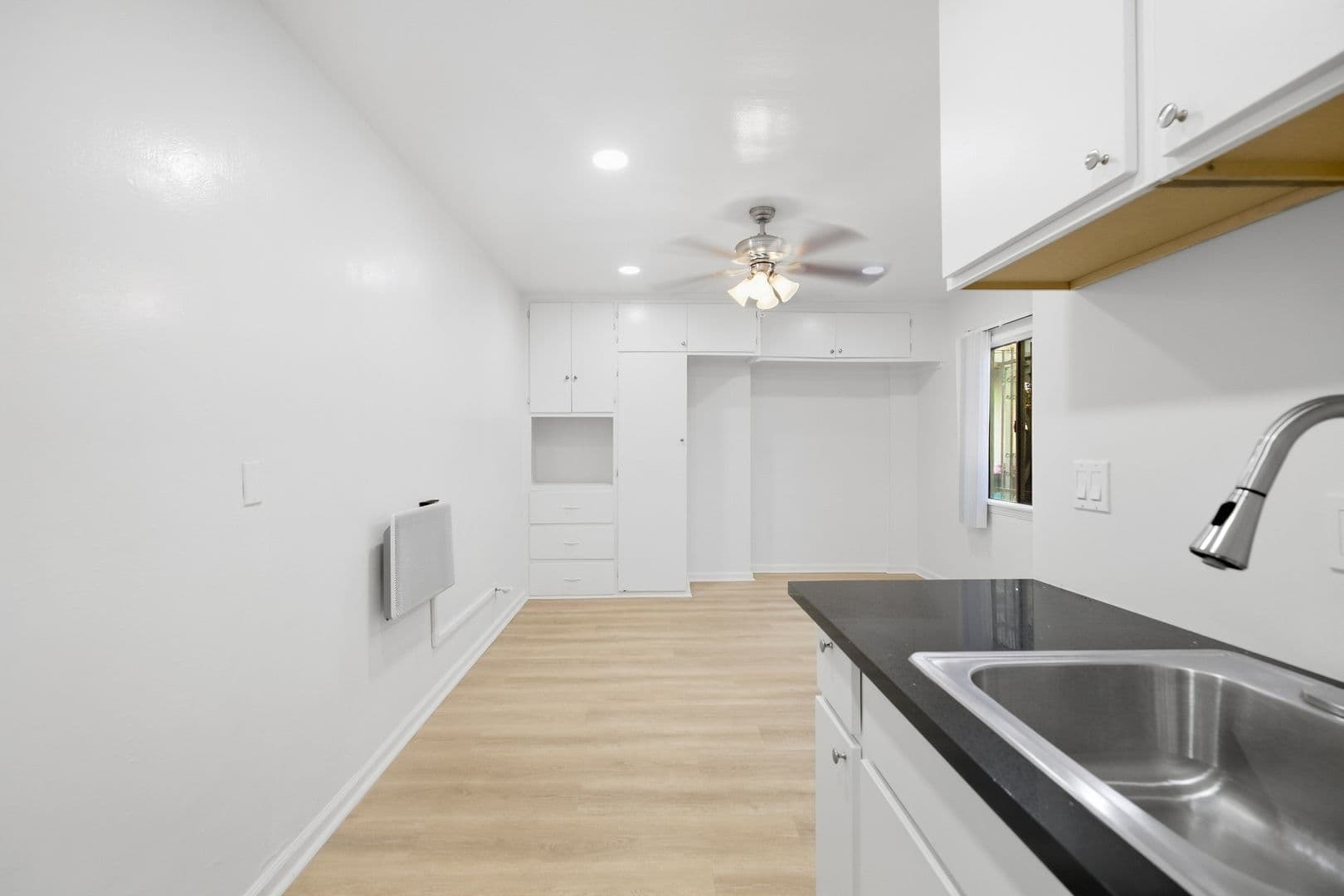 Los Angeles Apartment: 10635 S Vermont Ave