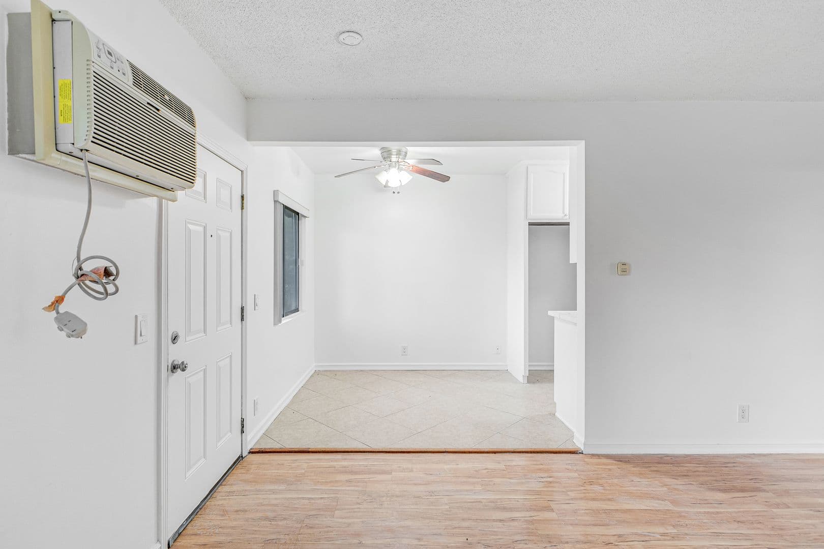 Los Angeles Apartment: 5923 Carlton Way