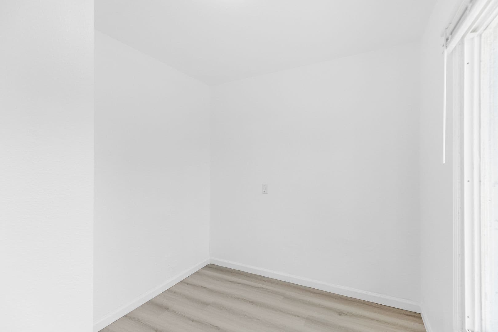 Los Angeles Apartment: 1424-1430 Echo Park Avenue