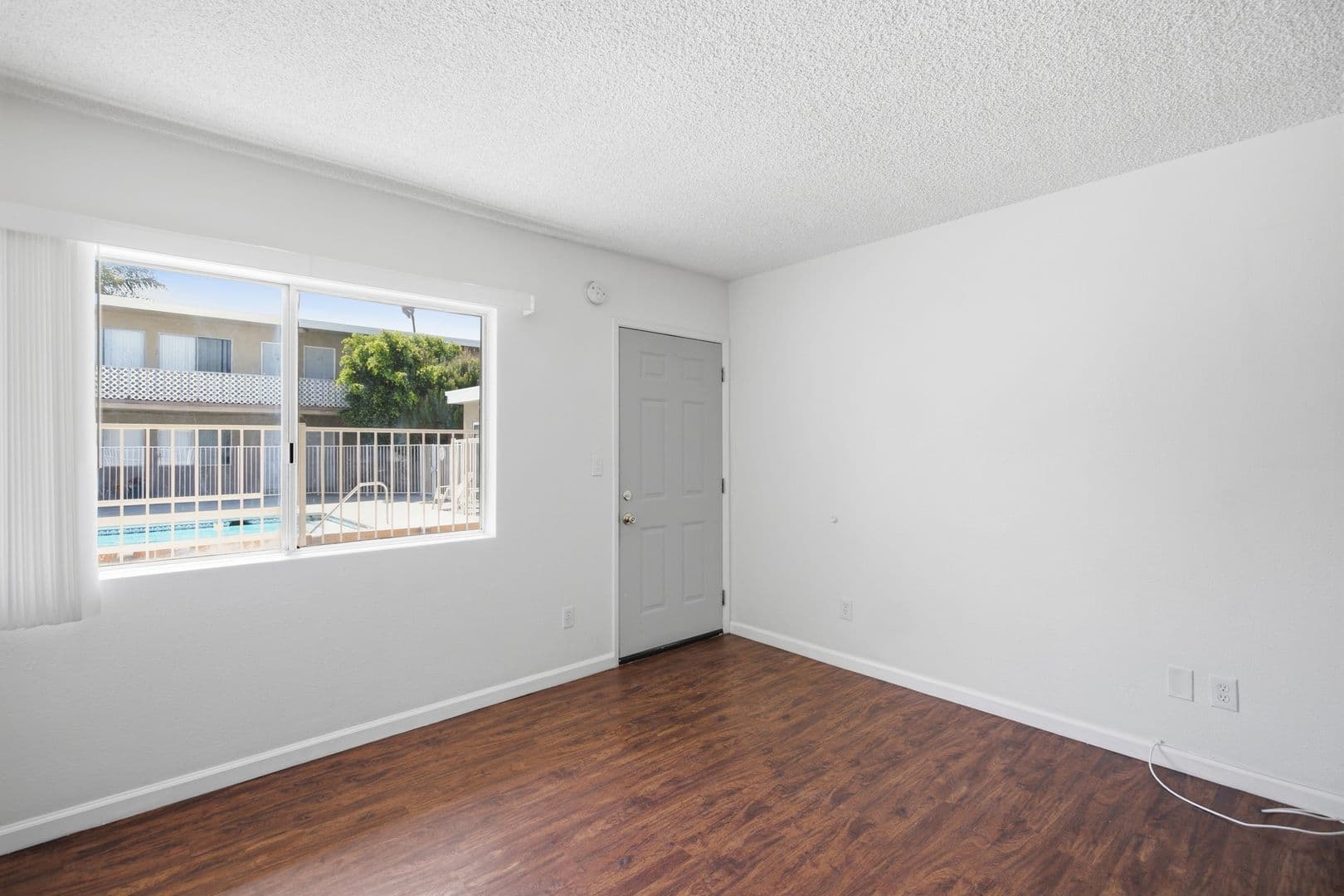 Pomona Apartment: 475 E Foothill Blvd