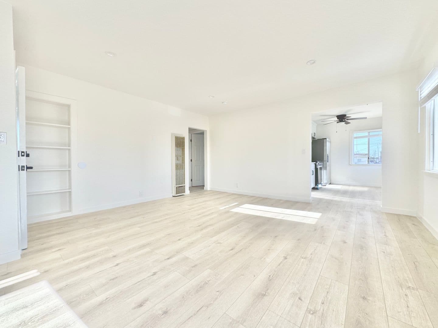 Long Beach Apartment: 1600 Chestnut Ave