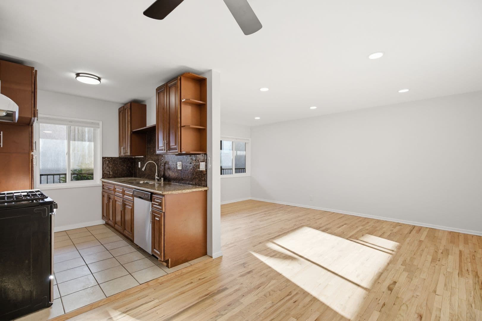 Sherman Oaks Apartment: 14620-14626 Magnolia Blvd