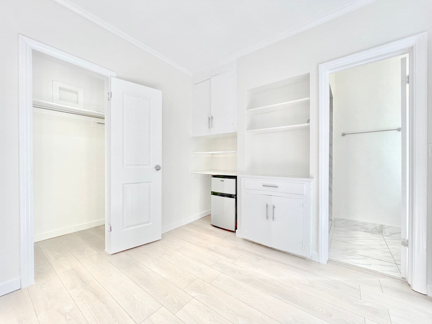 Los Angeles Apartment: 1301 N. Stanley Ave