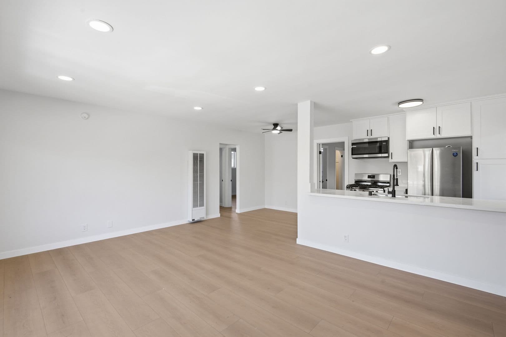 Sherman Oaks Apartment: 14620-14626 Magnolia Blvd