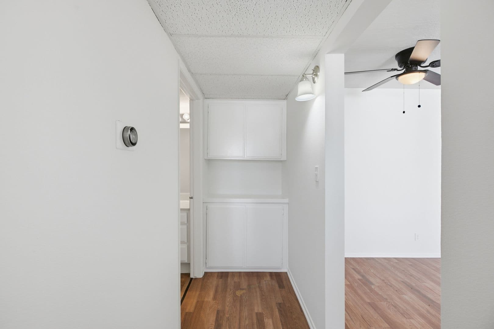 Sherman Oaks Apartment: 14455 Dickens St