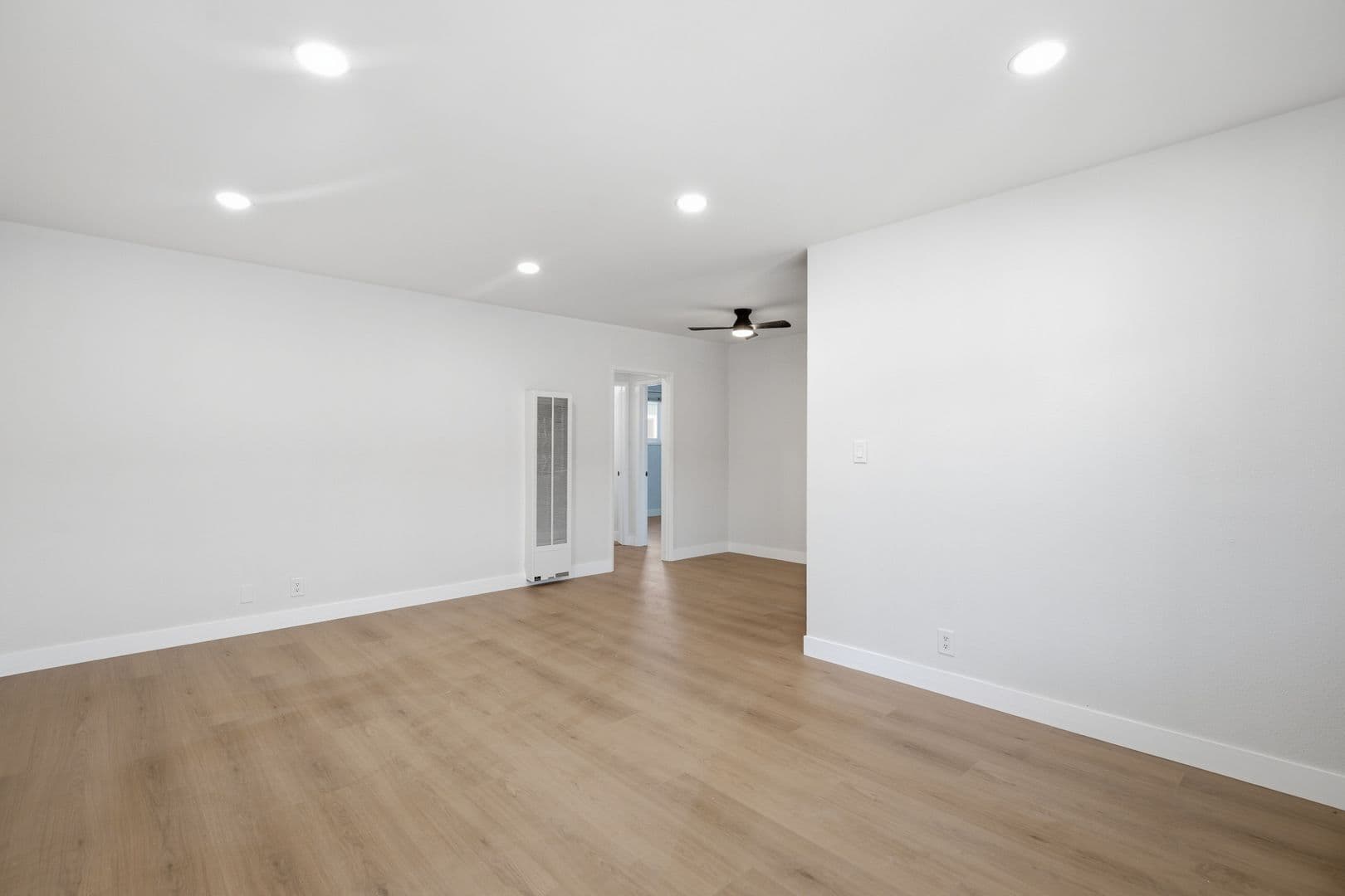 Sherman Oaks Apartment: 14620-14626 Magnolia Blvd