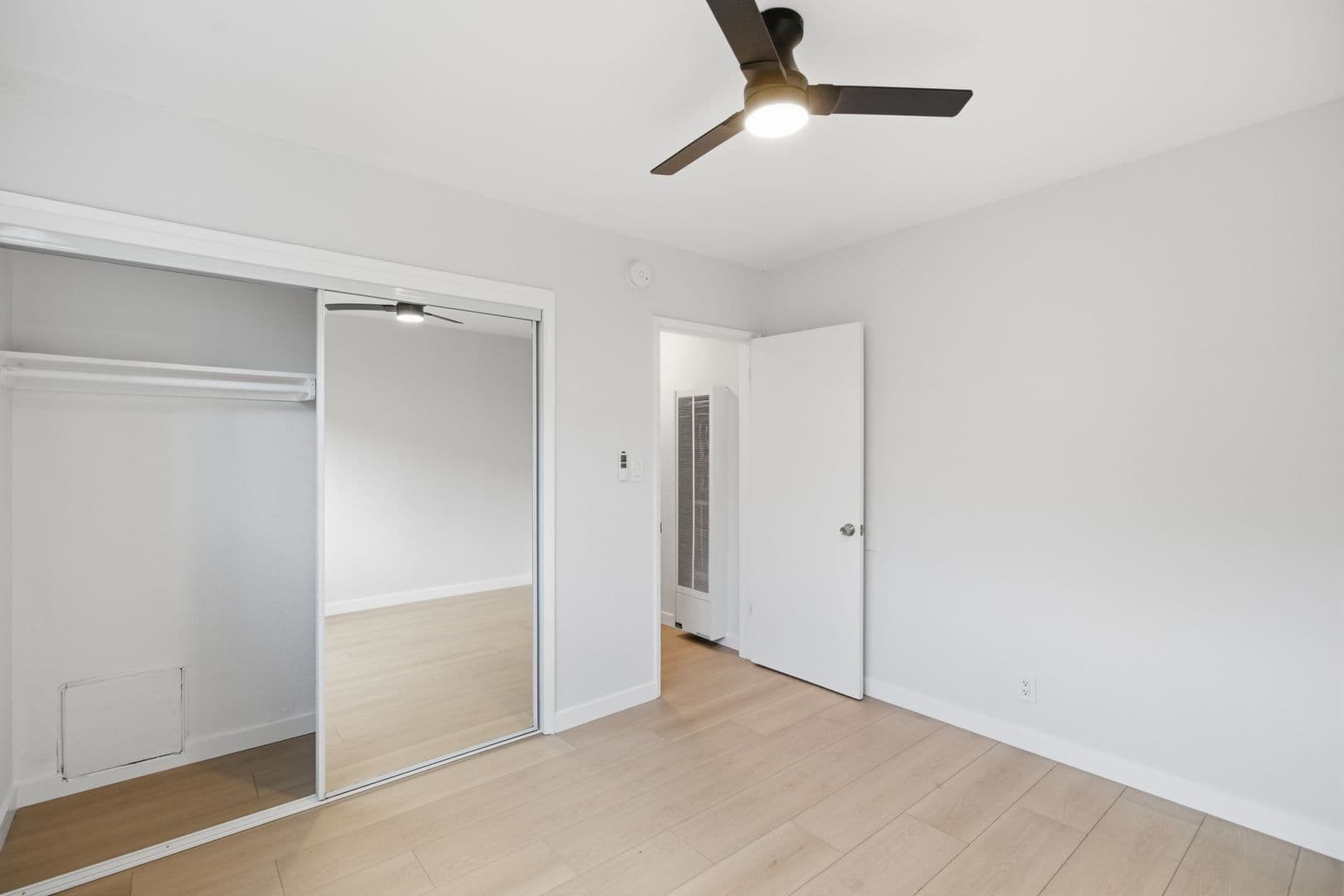 Sherman Oaks Apartment: 14616 Magnolia Blvd