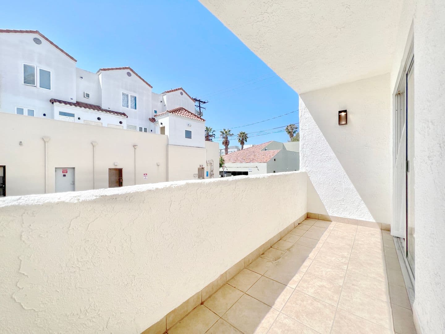 Santa Monica Apartment: 1142-1148 9th St