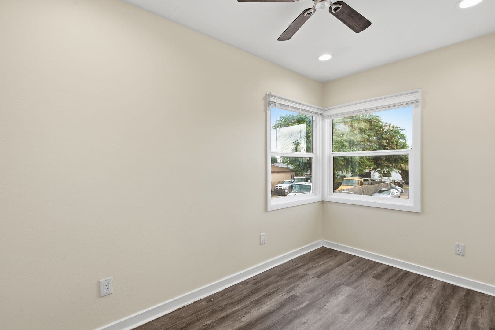 Los Angeles Apartment: 8910 S Avalon Blvd