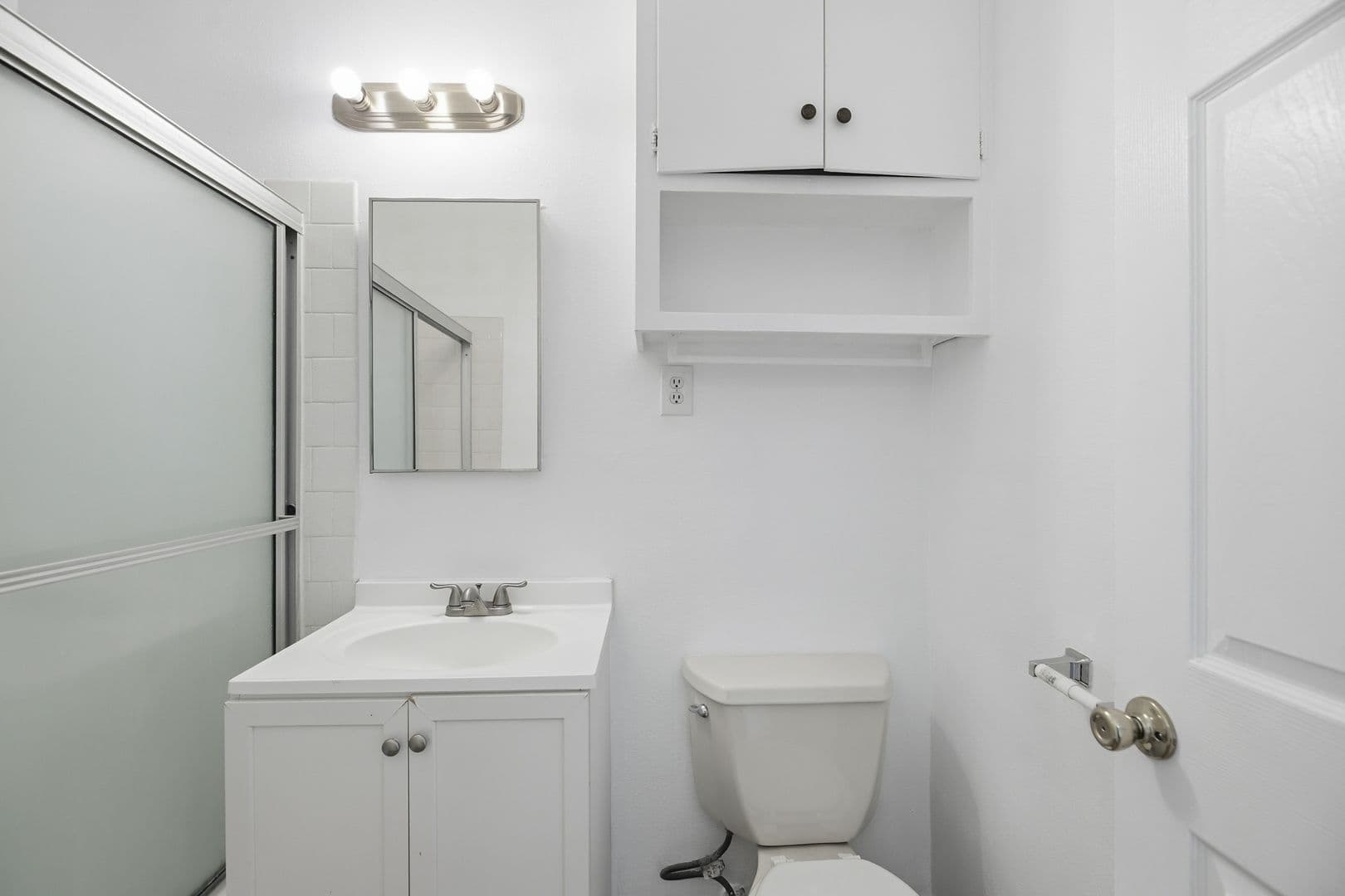 Pomona Apartment: 475 E Foothill Blvd
