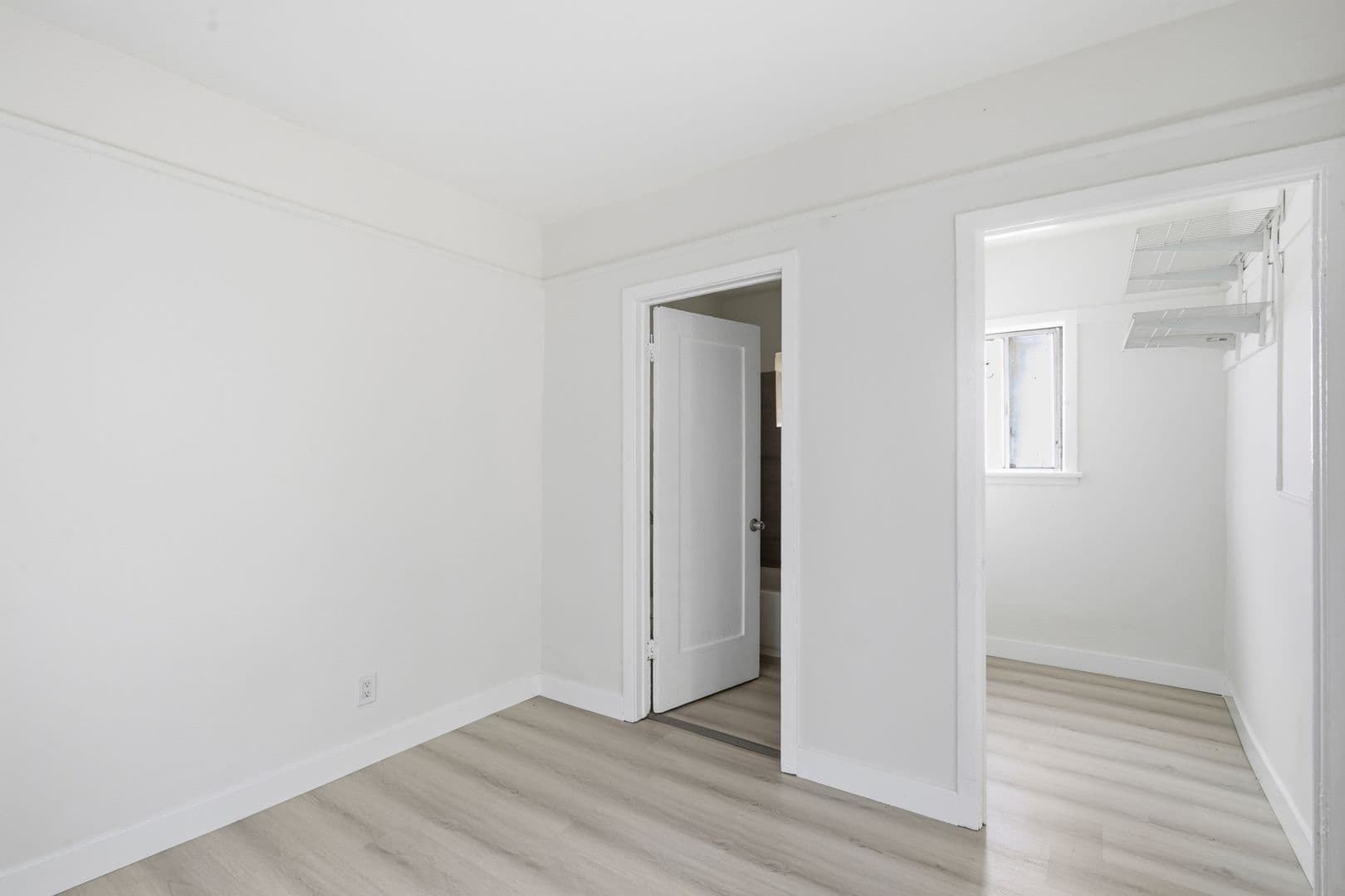 Los Angeles Apartment: 1426 S Bonnie Brae Street
