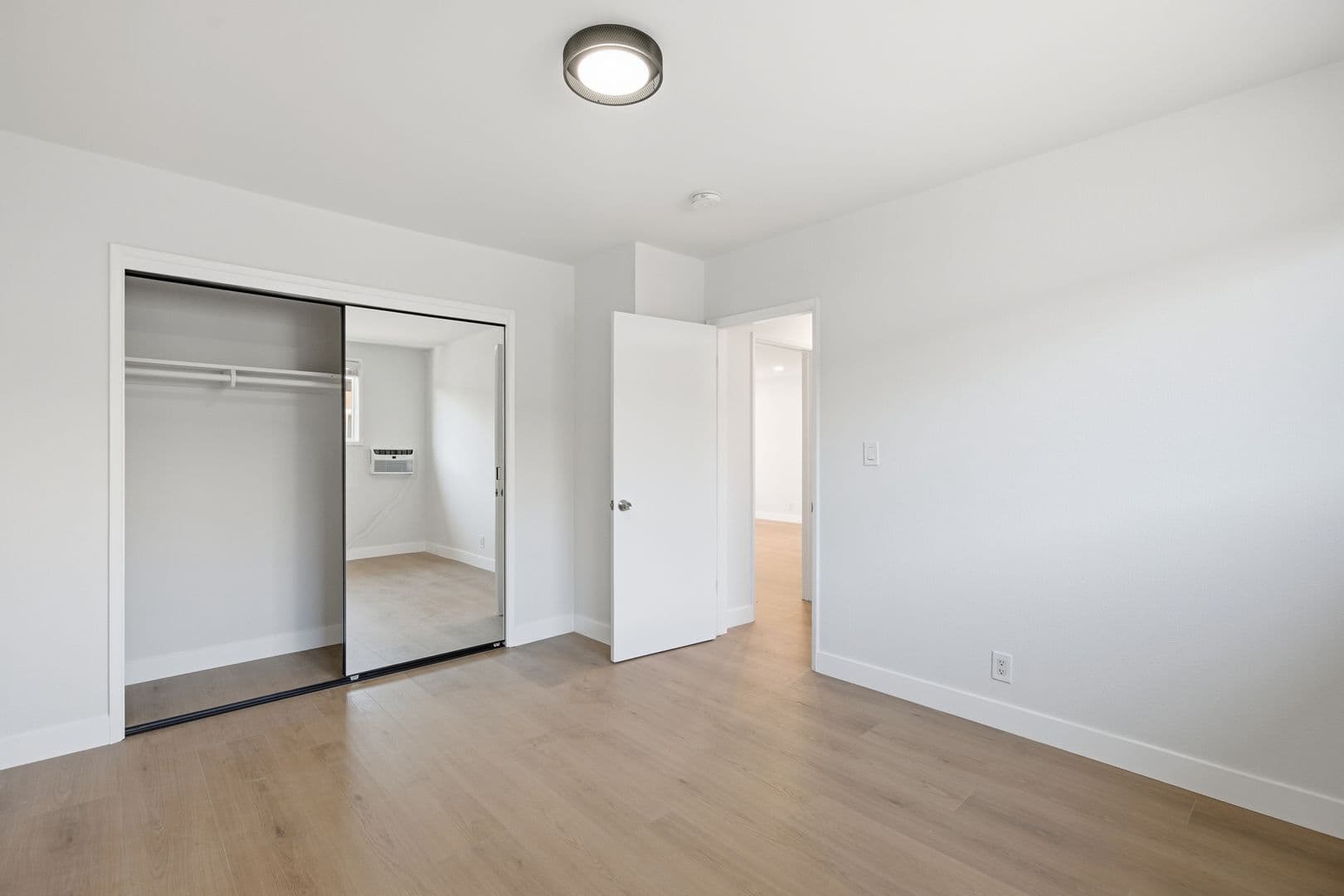 Sherman Oaks Apartment: 14620-14626 Magnolia Blvd
