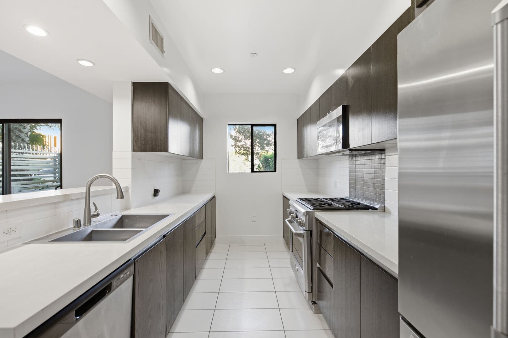 Los Angeles Apartment: 843 N Fuller Avenue