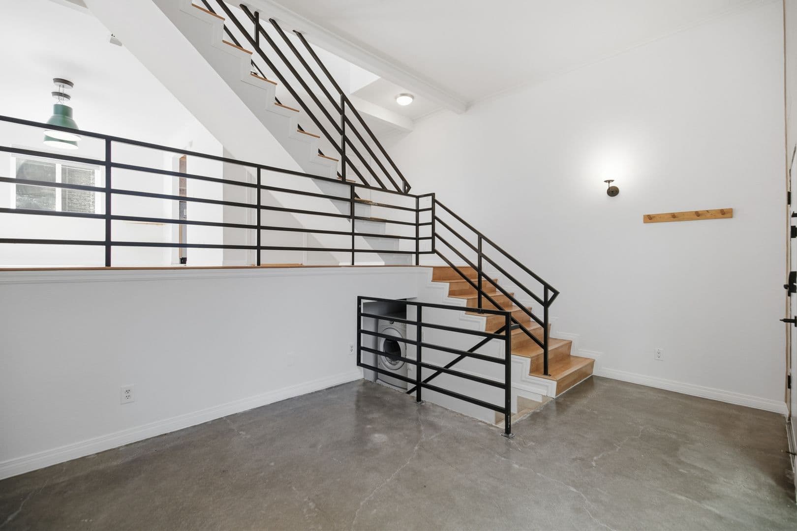Sherman Oaks House: 4854 Coldwater Canyon Avenue #103