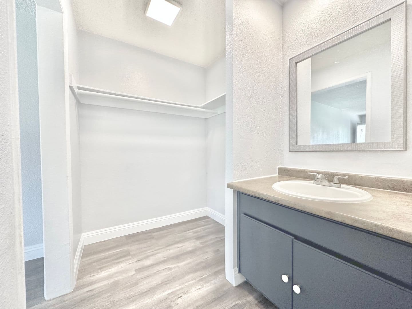 Anaheim Apartment: 2630 West Lincoln Ave