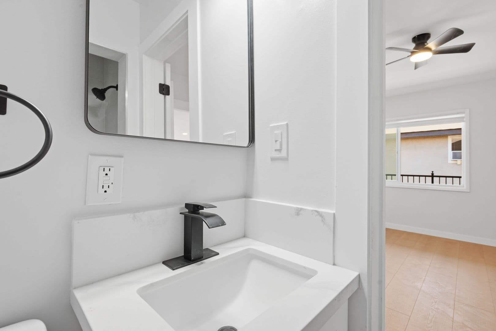 Sherman Oaks Apartment: 14620-14626 Magnolia Blvd