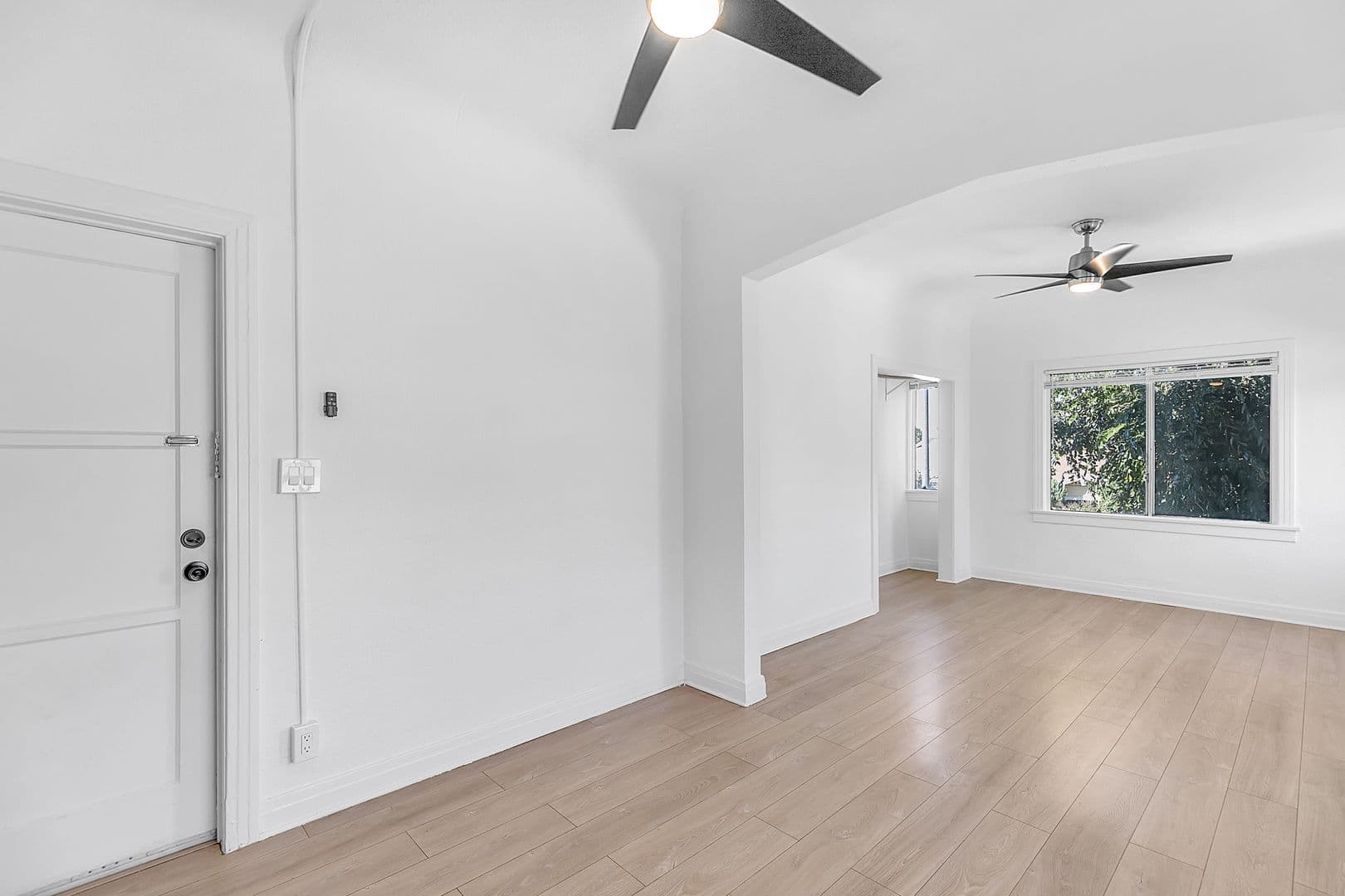 Los Angeles Apartment: 1524 E. 52nd Street
