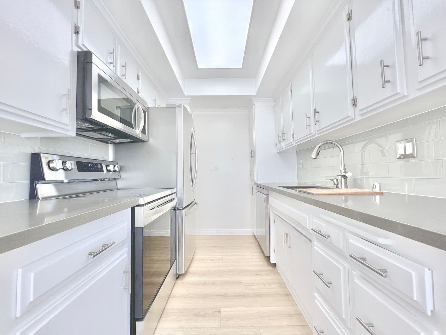 Santa Monica Apartment: 1142-1148 9th St