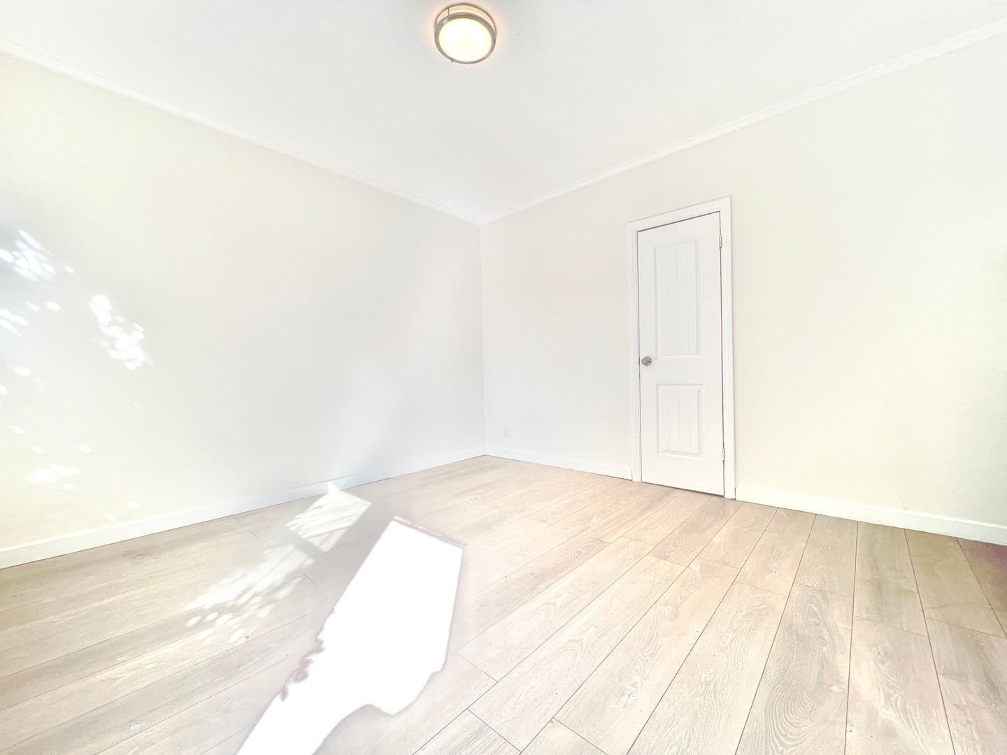Los Angeles Apartment: 1301 N. Stanley Ave